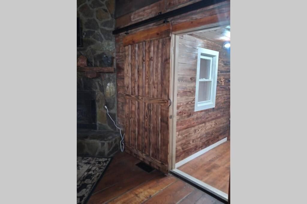 Hoot Nanny'S Rustic Cabin On Mossy Creek Villa Cleveland Exterior photo